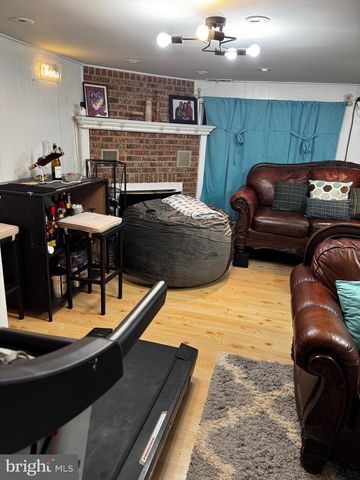 3334 KAYFORD CIR, Philadelphia, PA 19114