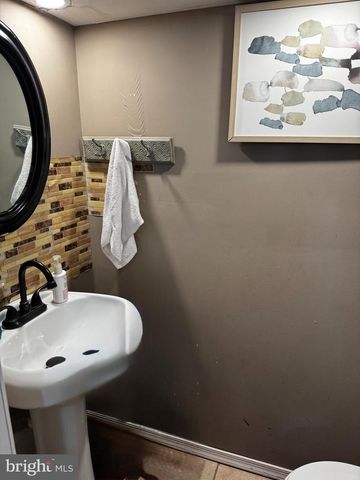 3334 KAYFORD CIR, Philadelphia, PA 19114