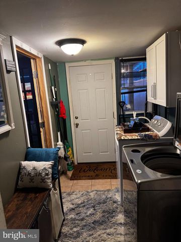 3334 KAYFORD CIR, Philadelphia, PA 19114