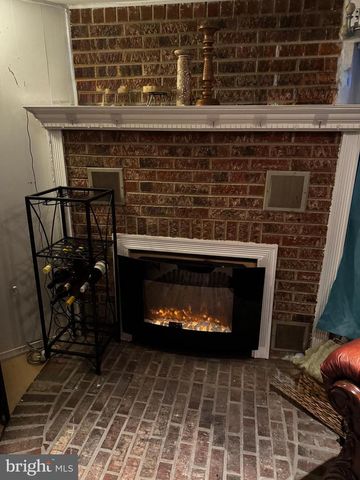 3334 KAYFORD CIR, Philadelphia, PA 19114