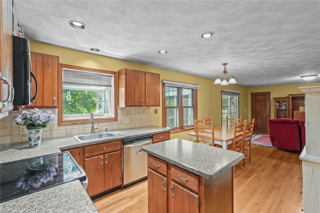 13 Sunnyside Drive, Cumberland, RI 02864