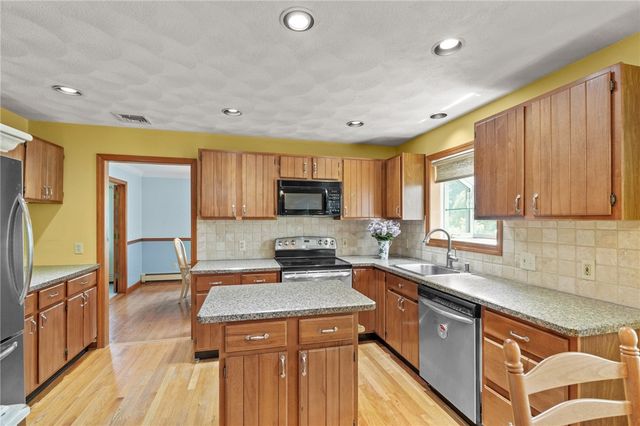 13 Sunnyside Drive, Cumberland, RI 02864