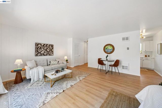 2029 Otis Dr D, Alameda, CA 94501