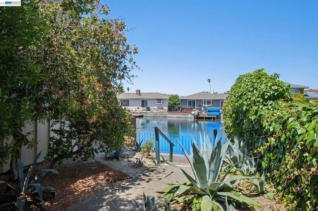 2029 Otis Dr D, Alameda, CA 94501