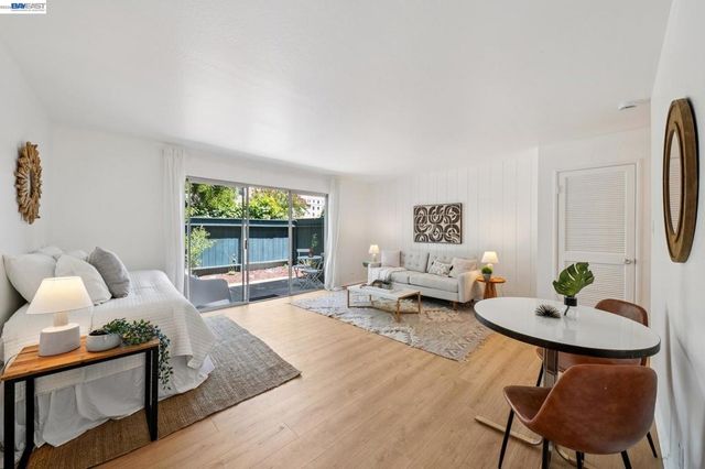 2029 Otis Dr D, Alameda, CA 94501