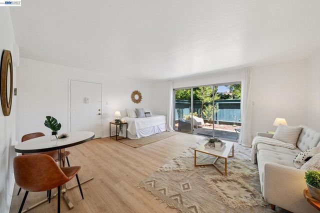 2029 Otis Dr D, Alameda, CA 94501