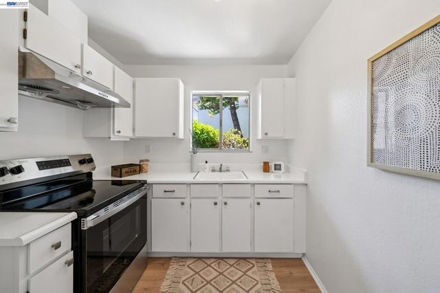 2029 Otis Dr D, Alameda, CA 94501