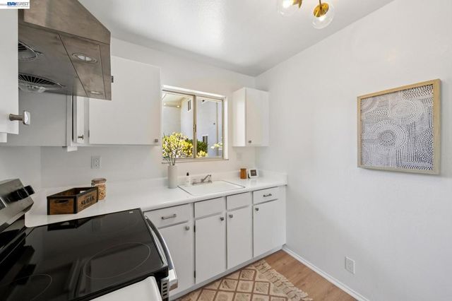 2029 Otis Dr D, Alameda, CA 94501