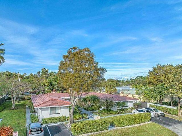 541 NE 43RD Street 2, Boca Raton, FL 33431