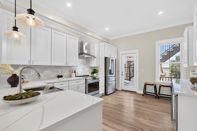 19 Thomas Park 1, Boston, MA 02127