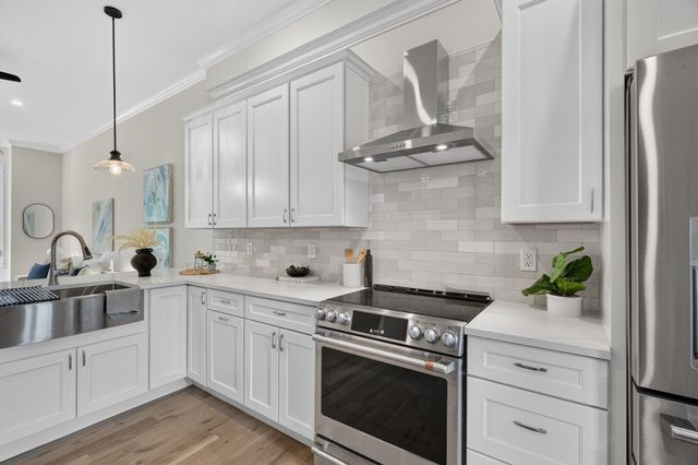 19 Thomas Park 1, Boston, MA 02127