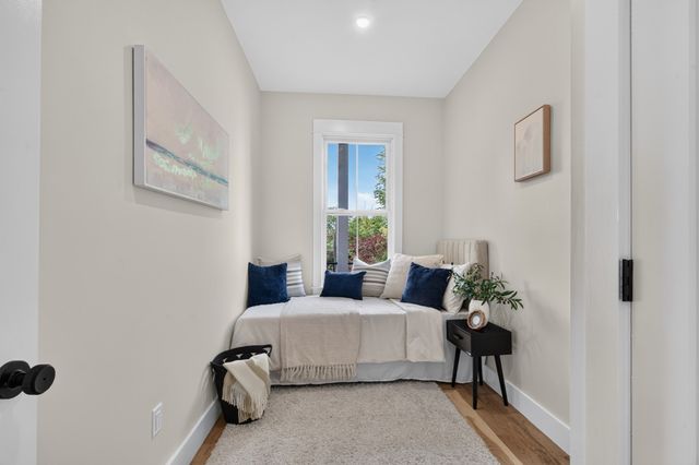 19 Thomas Park 1, Boston, MA 02127