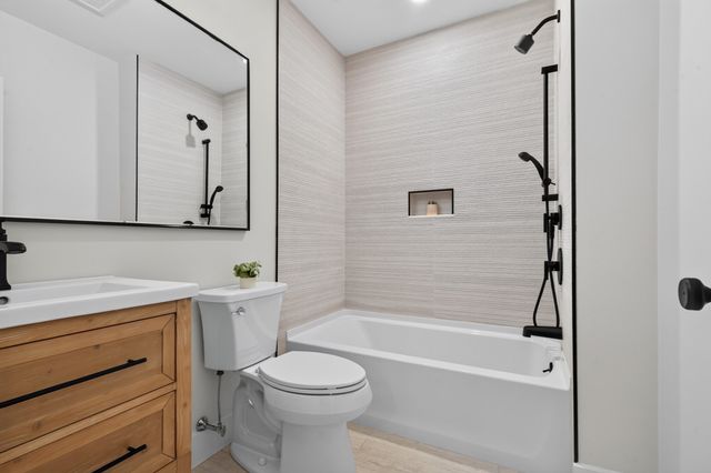 19 Thomas Park 1, Boston, MA 02127