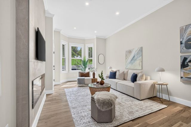 19 Thomas Park 1, Boston, MA 02127