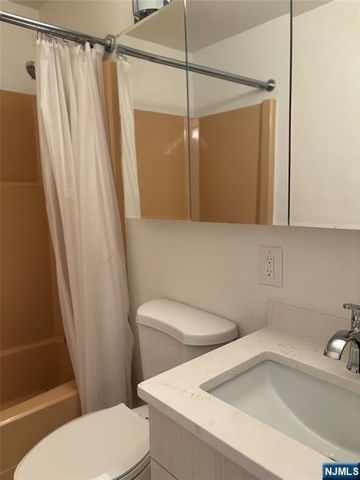 344 Prospect 9G, Hackensack, NJ 07601