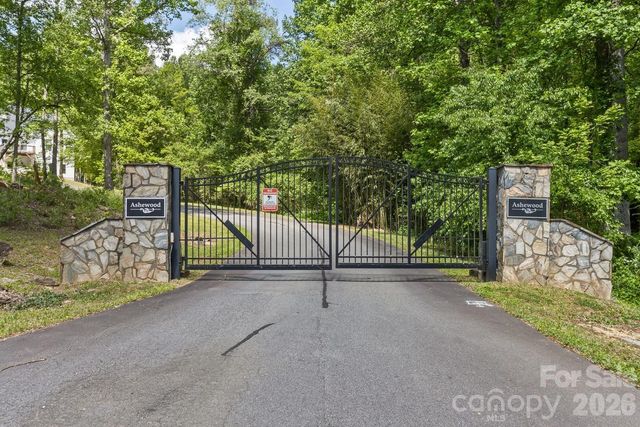 61 Bamboo Trail, Candler, NC 28715
