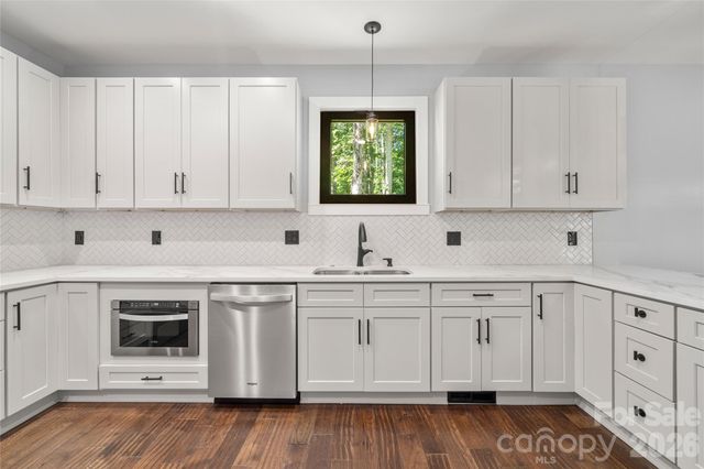 61 Bamboo Trail, Candler, NC 28715