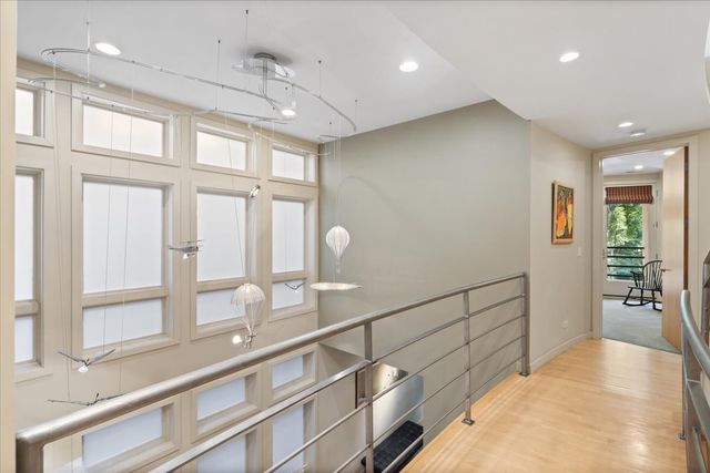 930 W Wolfram Street, Chicago, IL 60657