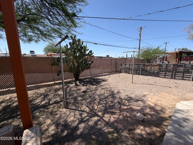 1932 S Campbell Avenue, Tucson, AZ 85713