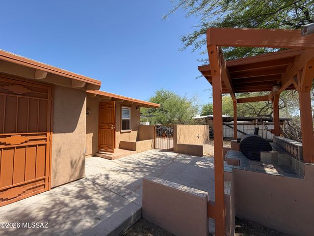 1932 S Campbell Avenue, Tucson, AZ 85713