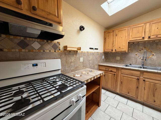 1932 S Campbell Avenue, Tucson, AZ 85713