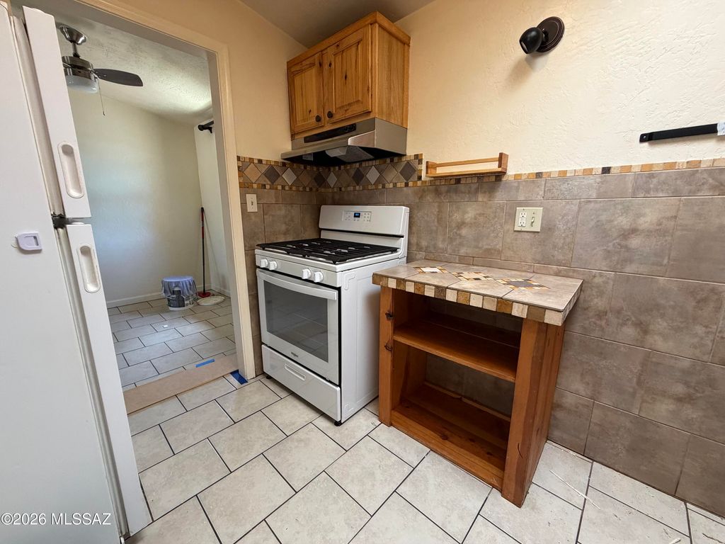 1932 S Campbell Avenue, Tucson, AZ 85713