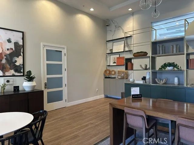 1122 N Beachwood, Burbank, CA 91506