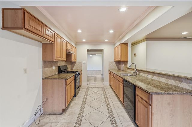 1712 W Donner Avenue, Fresno, CA 93705