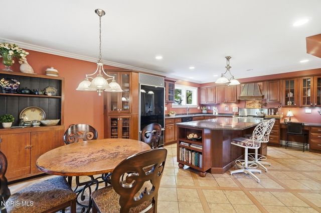 144 S Church Street, Bowling Green, OH 43402