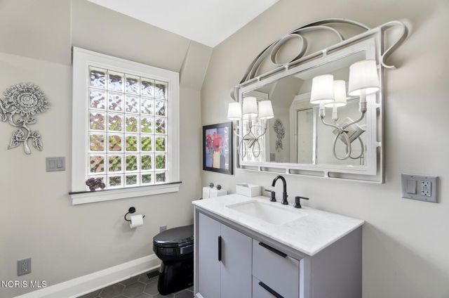 144 S Church Street, Bowling Green, OH 43402
