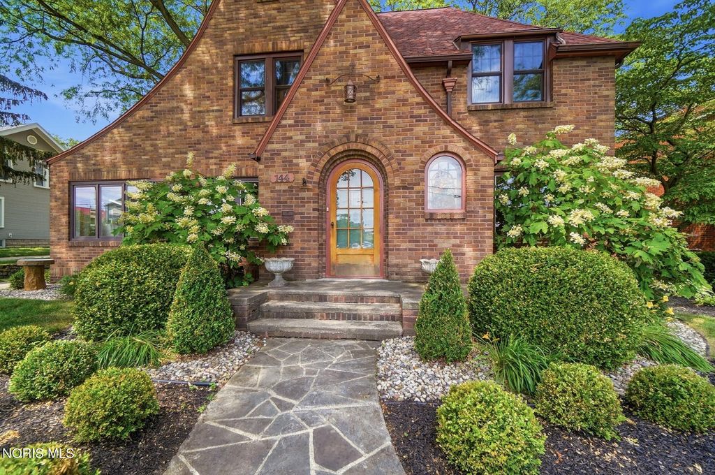 144 S Church Street, Bowling Green, OH 43402
