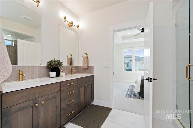 11163 S Corballis Ln, Kuna, ID 83634