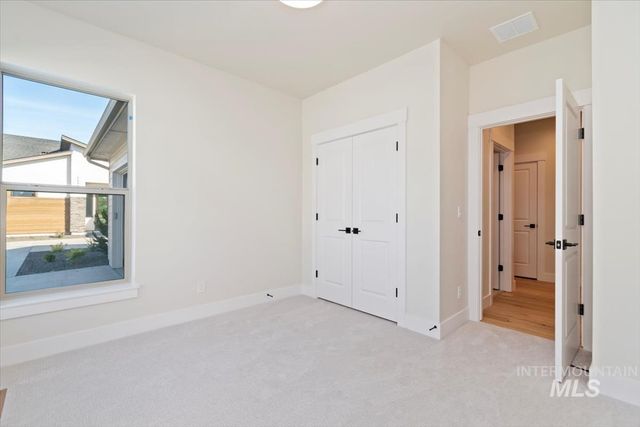 11163 S Corballis Ln, Kuna, ID 83634