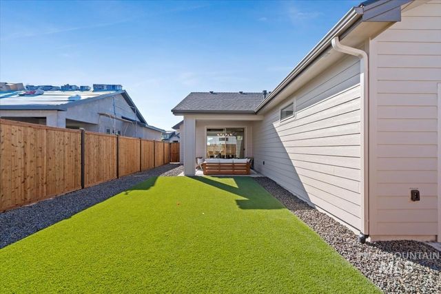11163 S Corballis Ln, Kuna, ID 83634