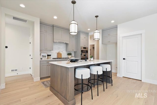 11163 S Corballis Ln, Kuna, ID 83634
