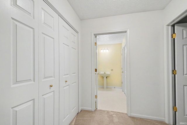 1130 Diamond Drive, Mishawaka, IN 46544