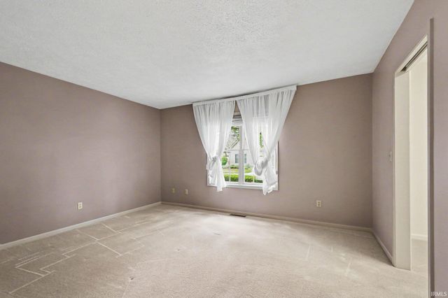 1130 Diamond Drive, Mishawaka, IN 46544