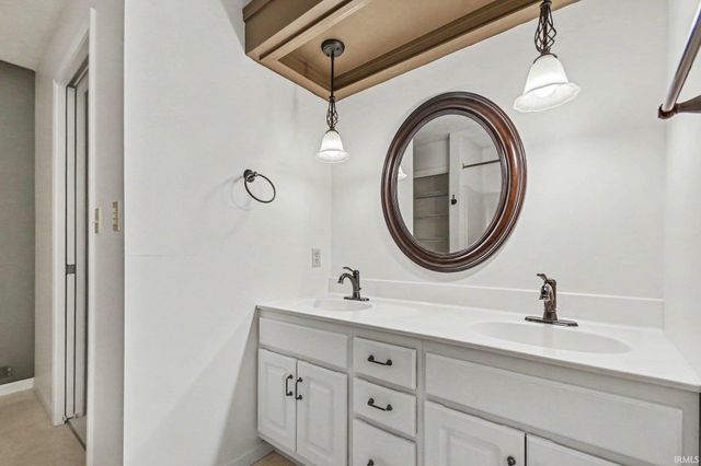 1130 Diamond Drive, Mishawaka, IN 46544