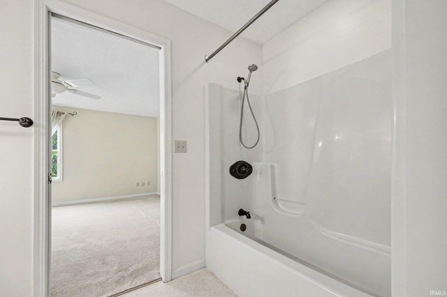 1130 Diamond Drive, Mishawaka, IN 46544