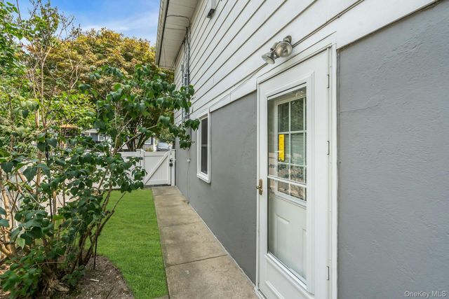 69 Edgewood Road B, Port Washington, NY 11050