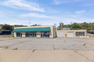 1300 E Broadway, Alton, IL 62002