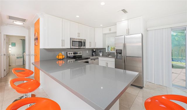 906 NE 6th St 0, Hallandale Beach, FL 33009