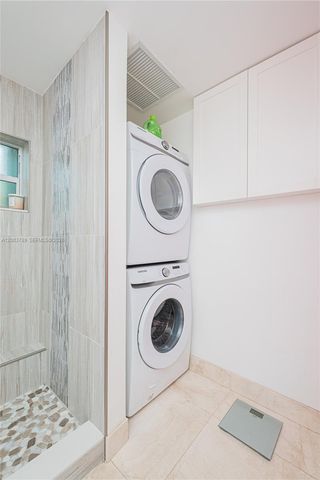 906 NE 6th St 0, Hallandale Beach, FL 33009