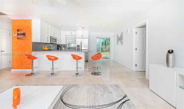 906 NE 6th St 0, Hallandale Beach, FL 33009