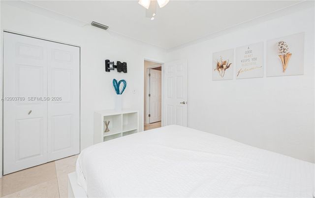 906 NE 6th St 0, Hallandale Beach, FL 33009