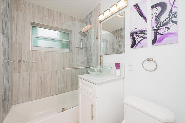 906 NE 6th St 0, Hallandale Beach, FL 33009