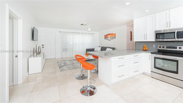 906 NE 6th St 0, Hallandale Beach, FL 33009