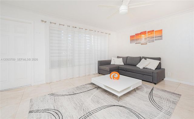 906 NE 6th St 0, Hallandale Beach, FL 33009