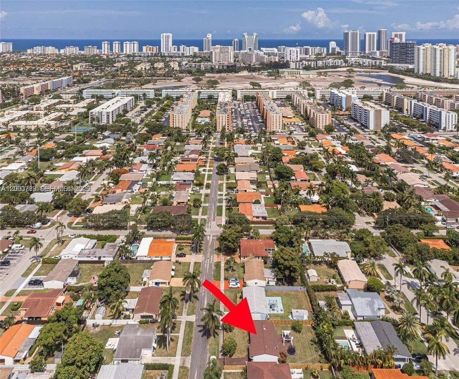 906 NE 6th St 0, Hallandale Beach, FL 33009