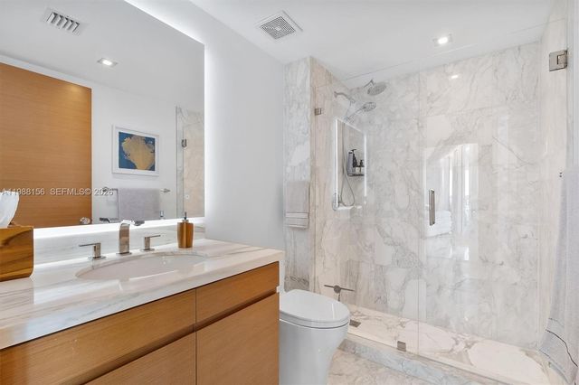 1000 S Pointe Dr 705, Miami Beach, FL 33139